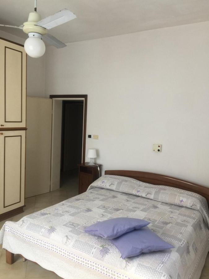 La Casa Di Clara Ombrellone Con 2 Lettini Al Lido San Giuliano Gratis E Parcheggio Privato Gratis Daire Rimini Dış mekan fotoğraf