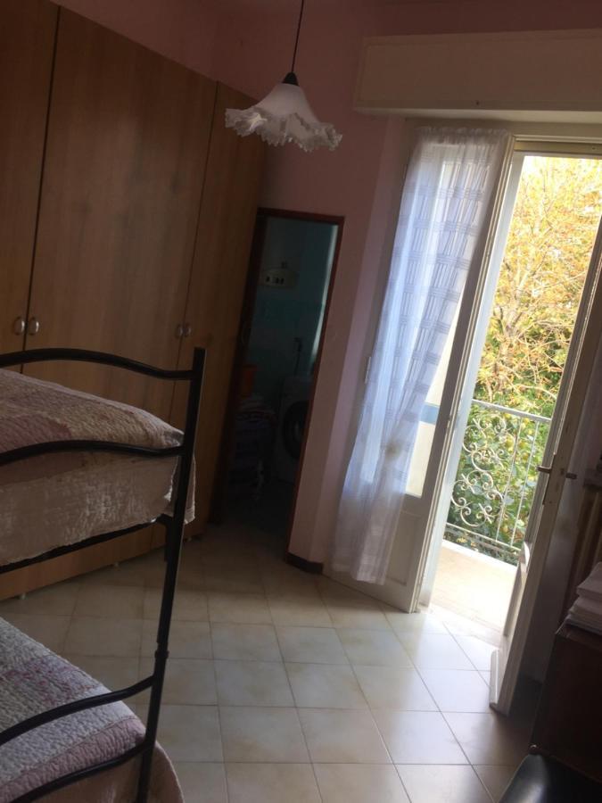 La Casa Di Clara Ombrellone Con 2 Lettini Al Lido San Giuliano Gratis E Parcheggio Privato Gratis Daire Rimini Dış mekan fotoğraf